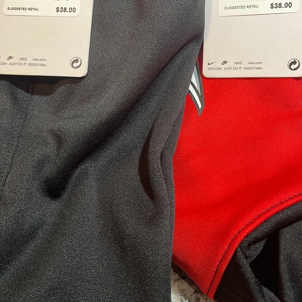 NWT Nike 2 piece jogger set - Picture 4 of 4